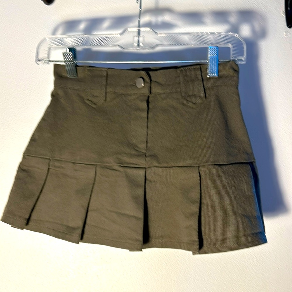 Olive mini skirt